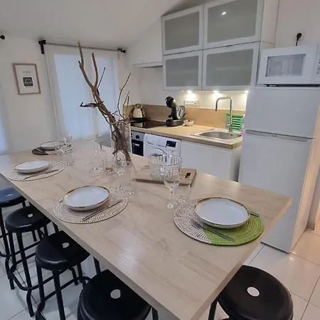 Nalan Orrygeois, Spa, Sauna, Proche Asterix Apartment