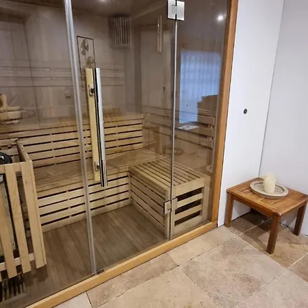 Nalan Orrygeois, Spa Sauna, 6 Pers Parc Asterix